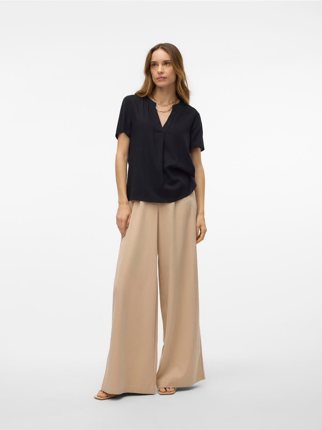 model_shot-front_full